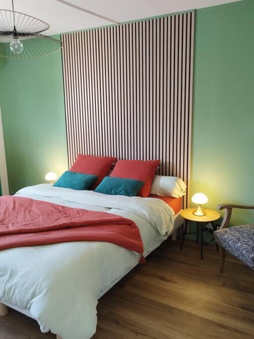 Appartement Au Coeur De Пампол Екстериор снимка